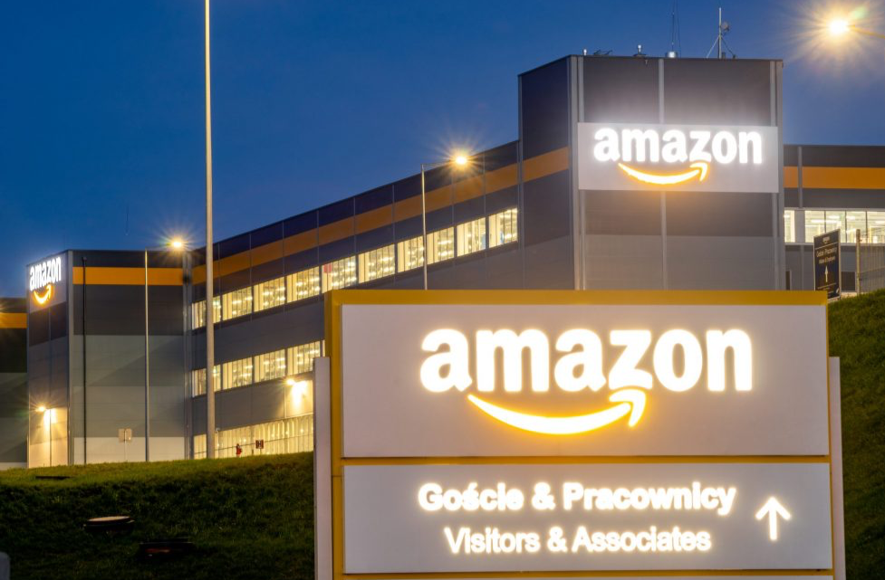 Organized Chaos: Behind The Scenes of Amazon’s Logistics Management System